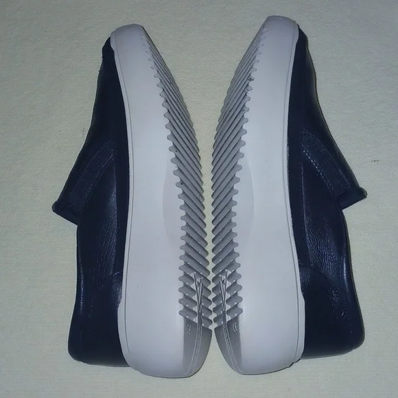 Vionic Black Leather Slip-On Loafers with Cream Sole sz.8 - Picture 3 of 4